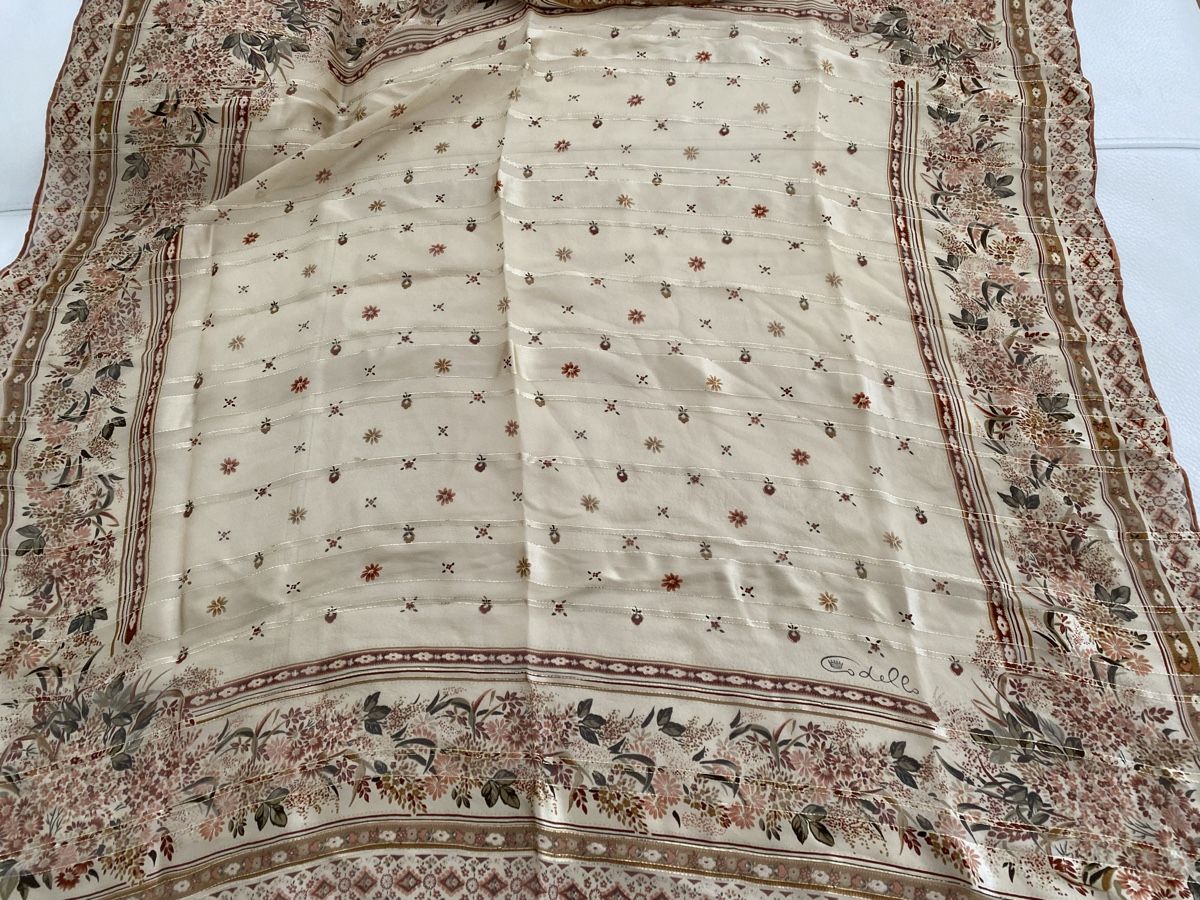 Codello Foulards, Tücher & Schals: Codello Seiden Foulard 🌸 – Gebraucht aus Opfikon von Luis144 1
