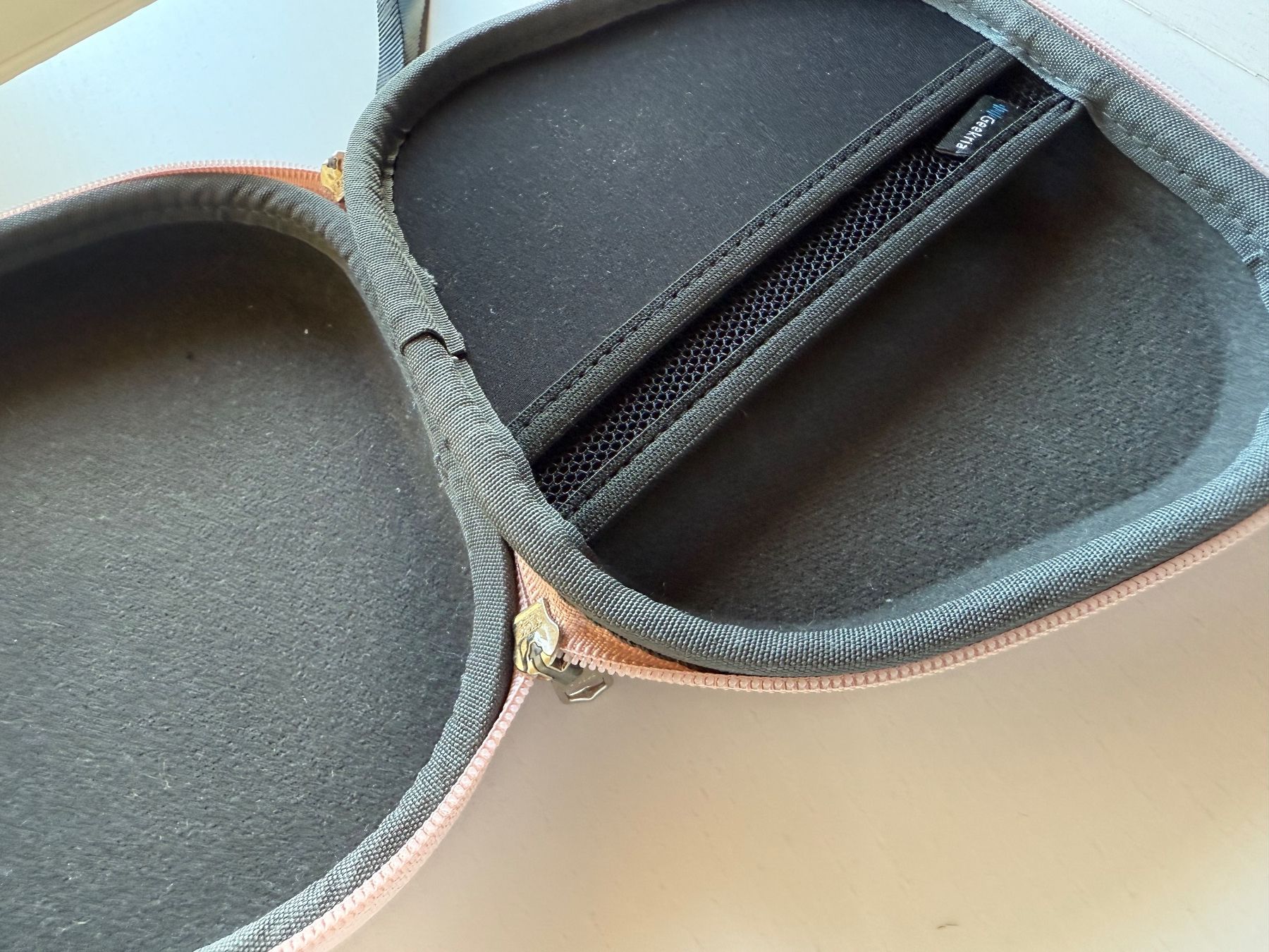 Cuffie: Kopfhörer-Etui Pink – Usato da Frauenfeld venduto da Lunarlilac 3