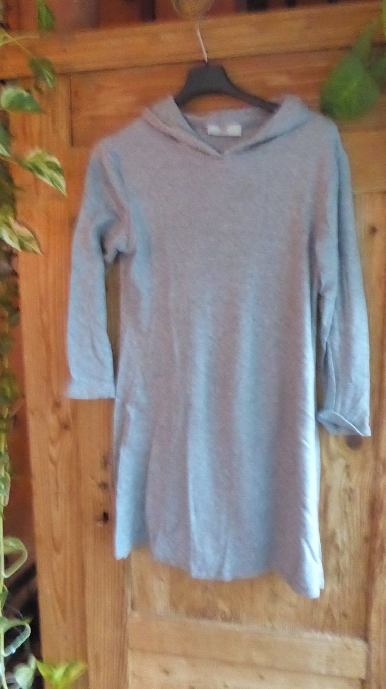 Maglioni & Felpe: Long Pullover mit Kaputze Gr M V&L FIRENZE – Usato da Sargans venduto da Benziner