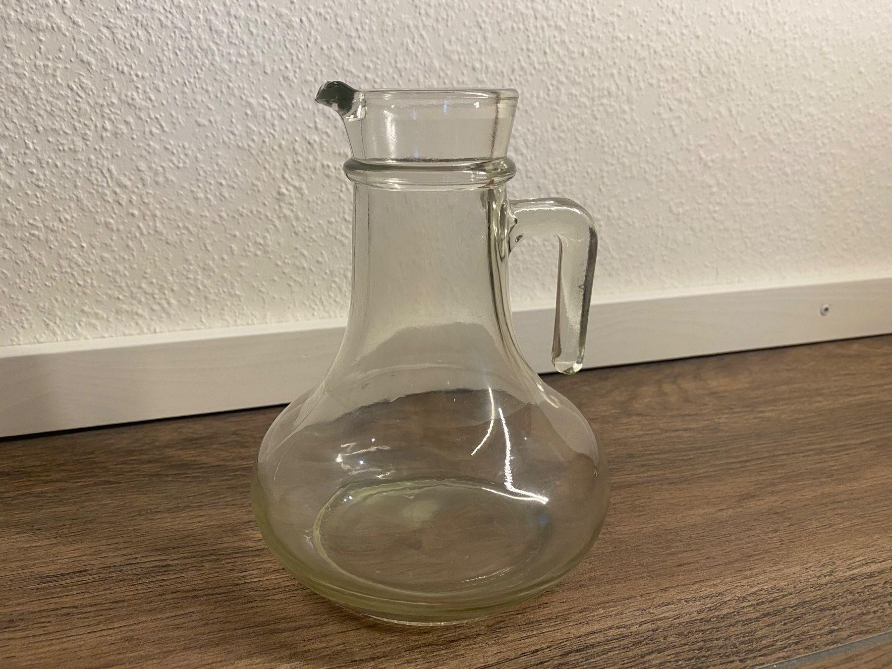 Karaffen: Glaskrug / Karaffe klein 15 cm hoch – Gebraucht aus Pratteln von a23_j2gs 1