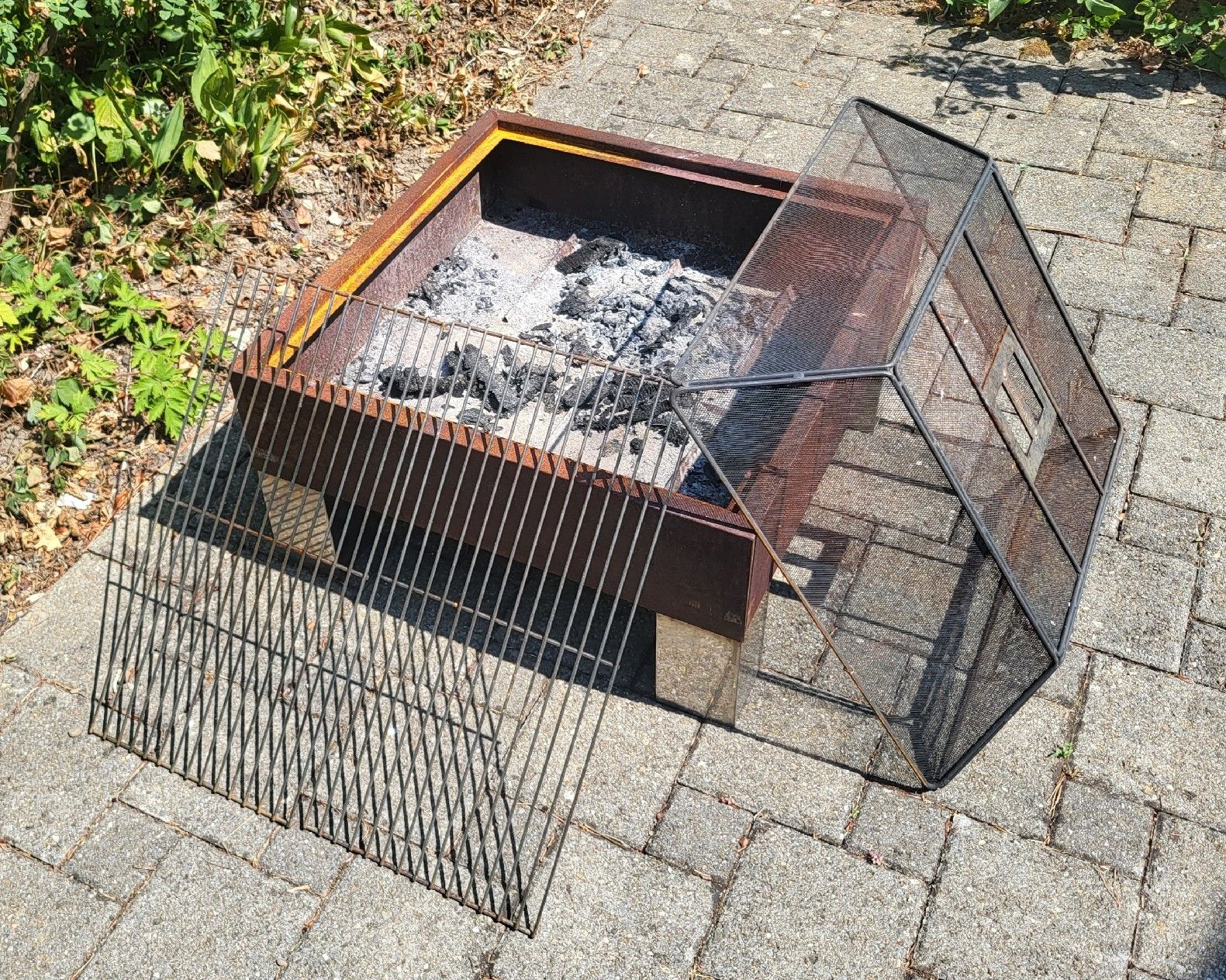 König Feuerschale: Feuerschale mit Grillrost – Gebraucht aus Birmenstorf AG von Cjl 2
