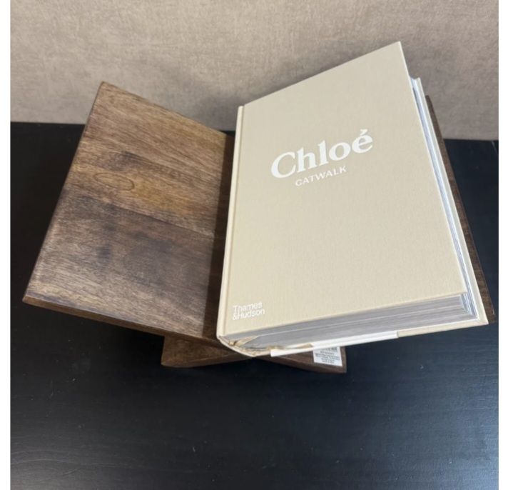 Libri: CHLOÉ Catwalk Buch – Nuovo (secondo la descrizione) da Niederhelfenschwil venduto da usa001 1