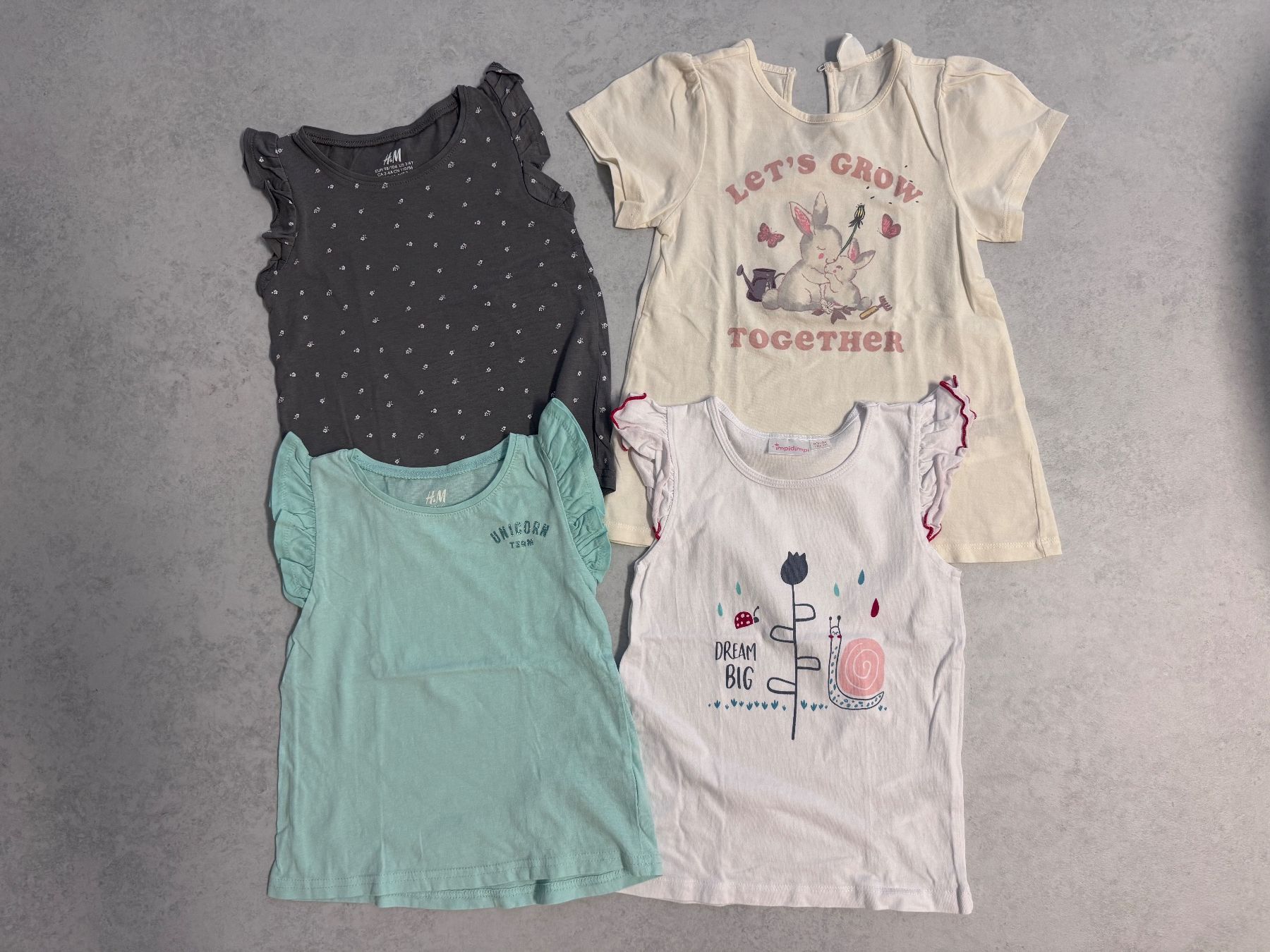 Kleiderpakete & -sets: Mädchen Shirts Grösse 98/104 – Gebraucht aus Bonaduz von lut_6rts