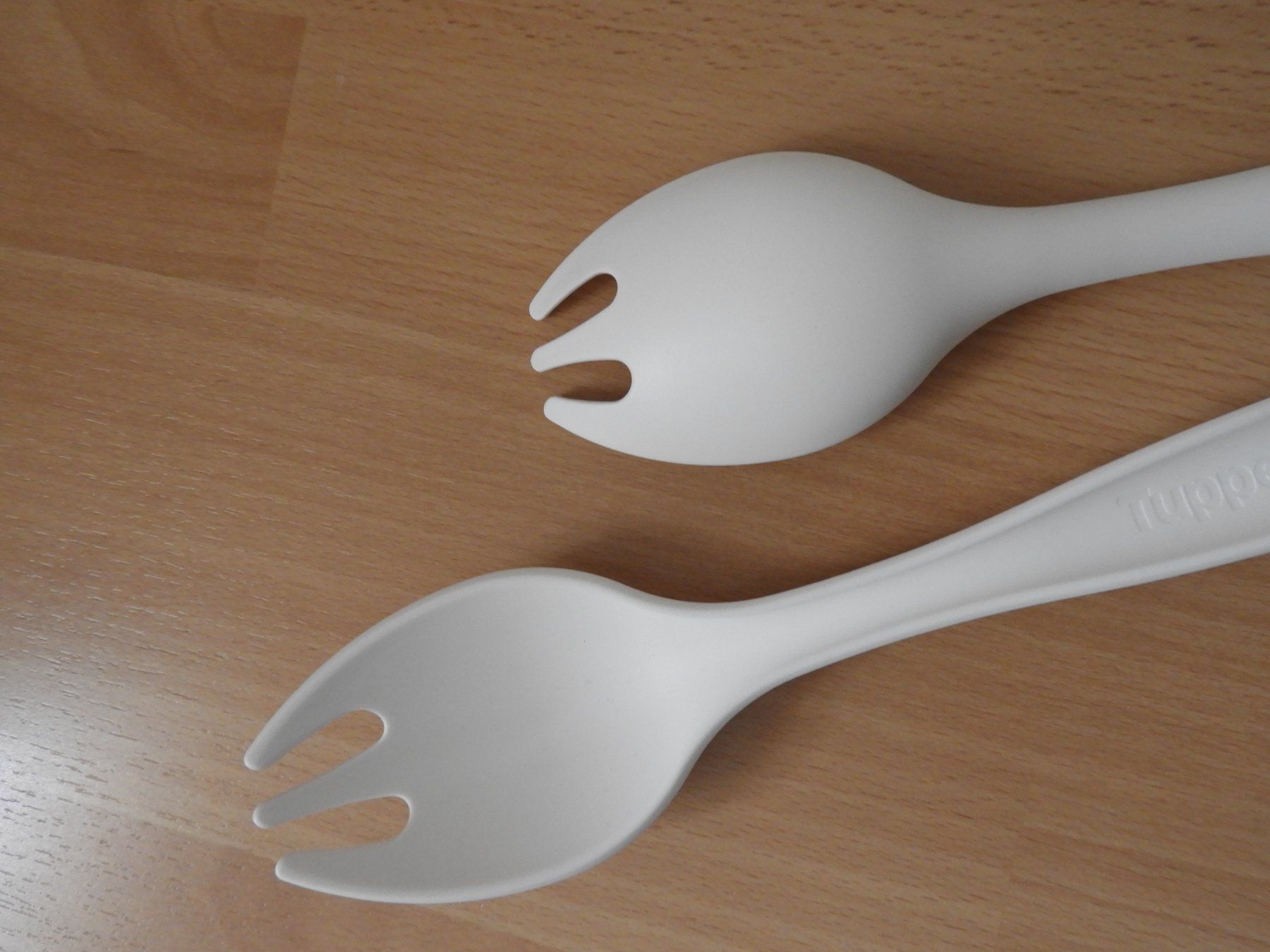 Tupperware Set di posate: Tupperware - Services à Salade  - NEUF! – Nuovo e nell'imballaggio originale da Dombresson venduto da sev_bsb8 1