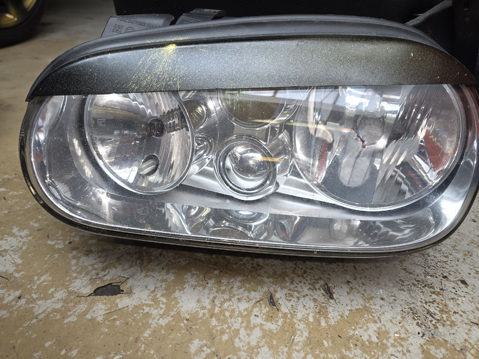 VW Fari: Vw Golf 4 Scheinwerfer – Usato da Schötz venduto da corrado82 3
