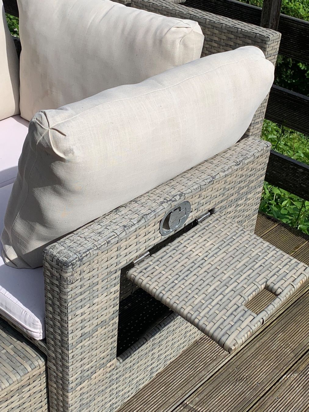 Sofas: Lounge Garten Terrasse Sofa Sitzmöbel wetterfest – Gebraucht aus Nussbaumen AG von  3
