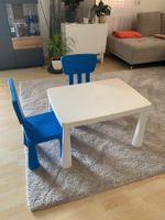 Kindertisch mit 2 Stühlen blau/weiss gebraucht