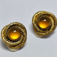 Vintage Ohrclips goldfarben filigran mit bernsteinfarbenem C