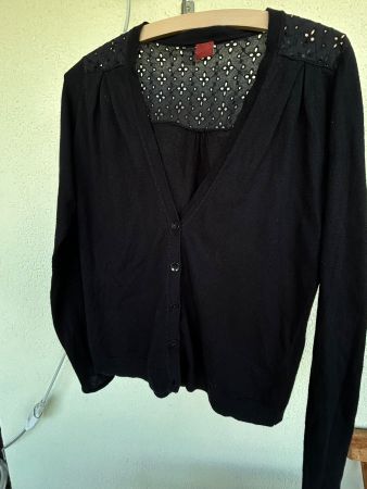 Strickjacke mit Spitzeneinsatz von Olsen (Grösse 38)