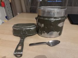 Armee Kochgeschirr Set, Vintage Feldküche mit Besteck