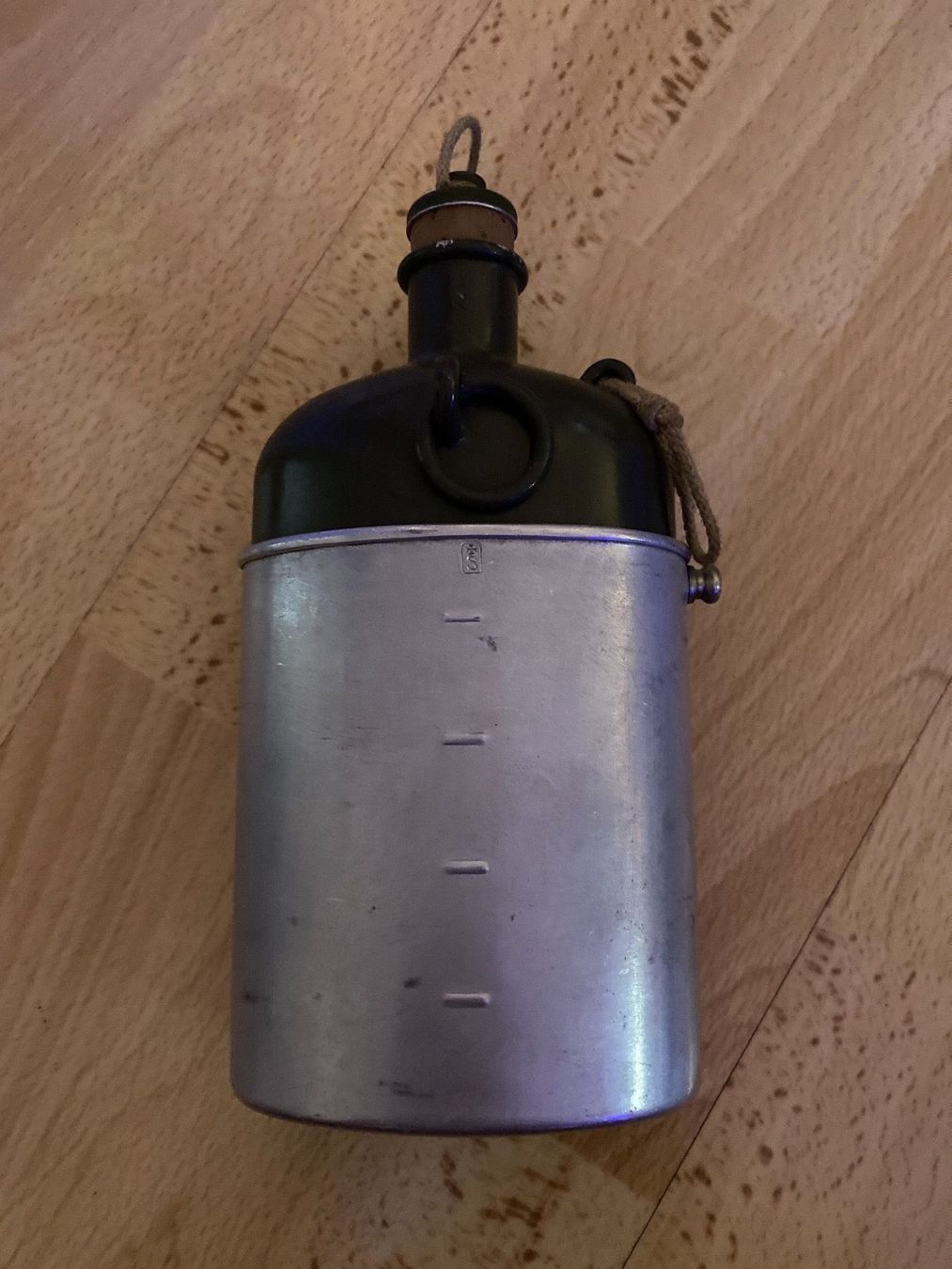 Schweizer Armee Attrezzatura & Pezzi di ricambio: Alte Schweizer Militär Feldflasche – Usato da Allschwil venduto da meeresperle