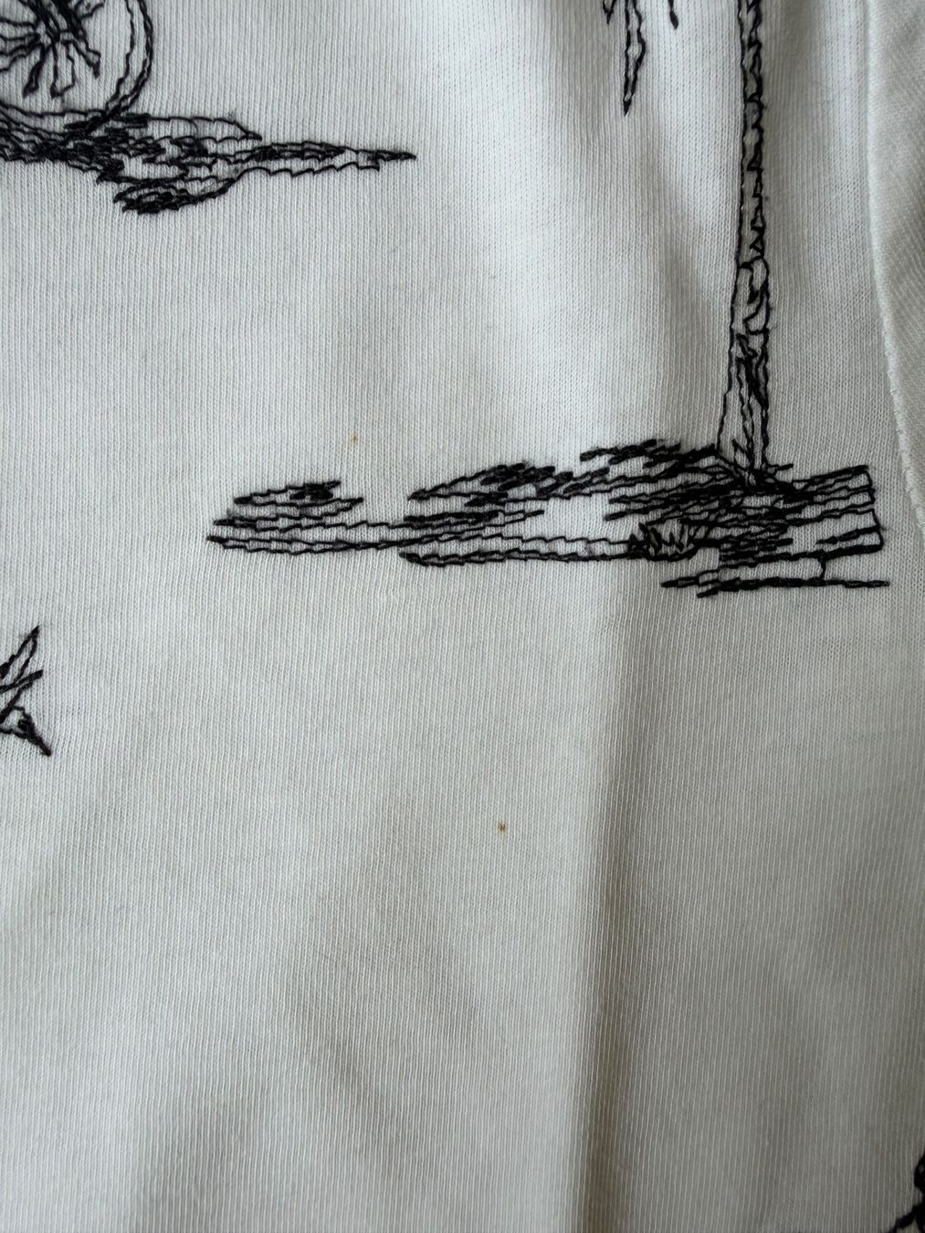 Maje T-shirt: Maje T-Shirt mit Stickereien – Usato da St-George venduto da alaixee 3