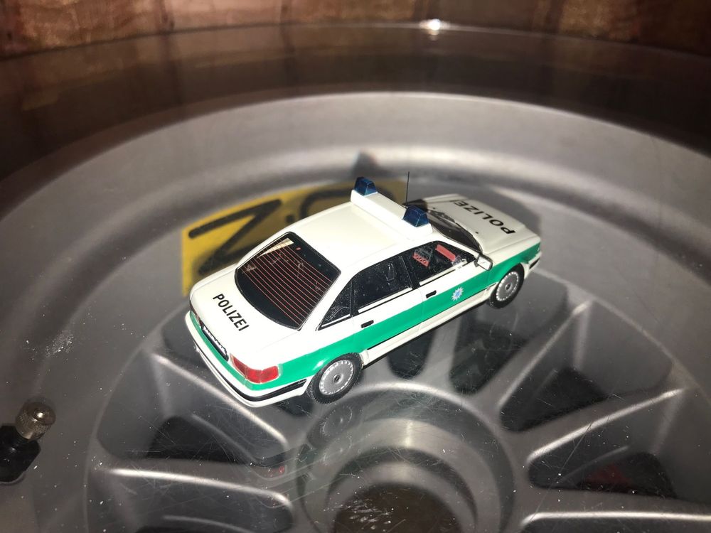 Shop für gebrauchte Modellautos - Audi 80 Polizei Ingolstadt minzgrün