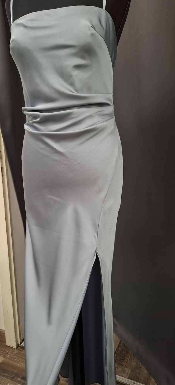 Robes: Abendkleid New – Neuf (Voir description) à Uster par VMT. 2