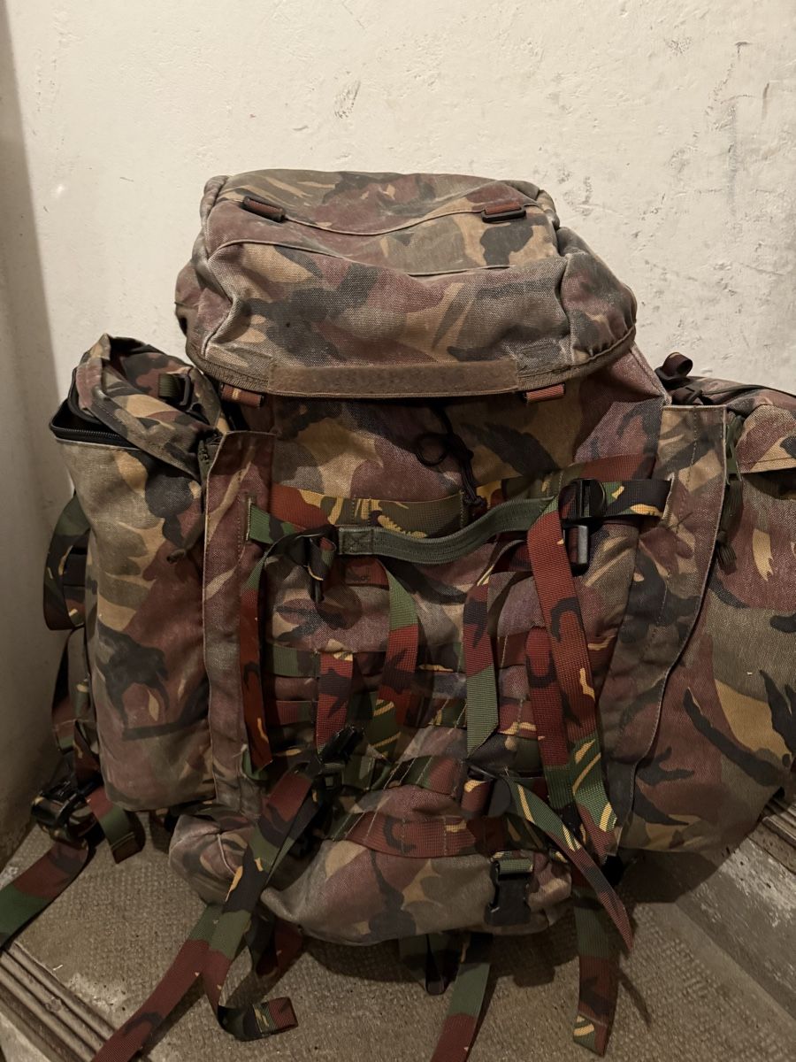 Zaini: Niederländischer Armee Rucksack Tarnmuster – Usato da Basel venduto da Pimpa 1