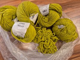 Lang Nelly Wolle, Farbe Grün-, 5 Knäuel, B7