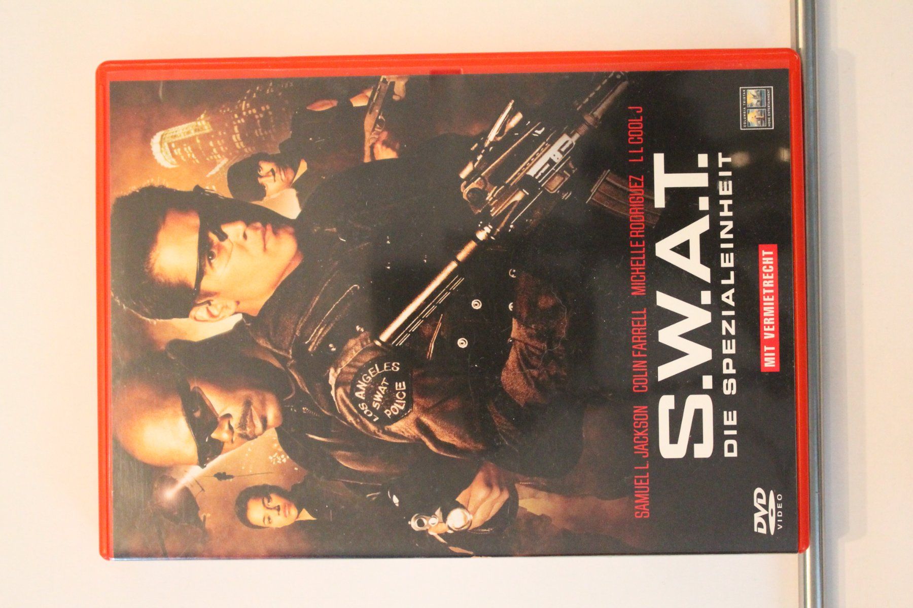 Tutti i DVDs: S.W.A.T. - Die Spezialeinheit – Usato da Grenchen venduto da Manuel.We