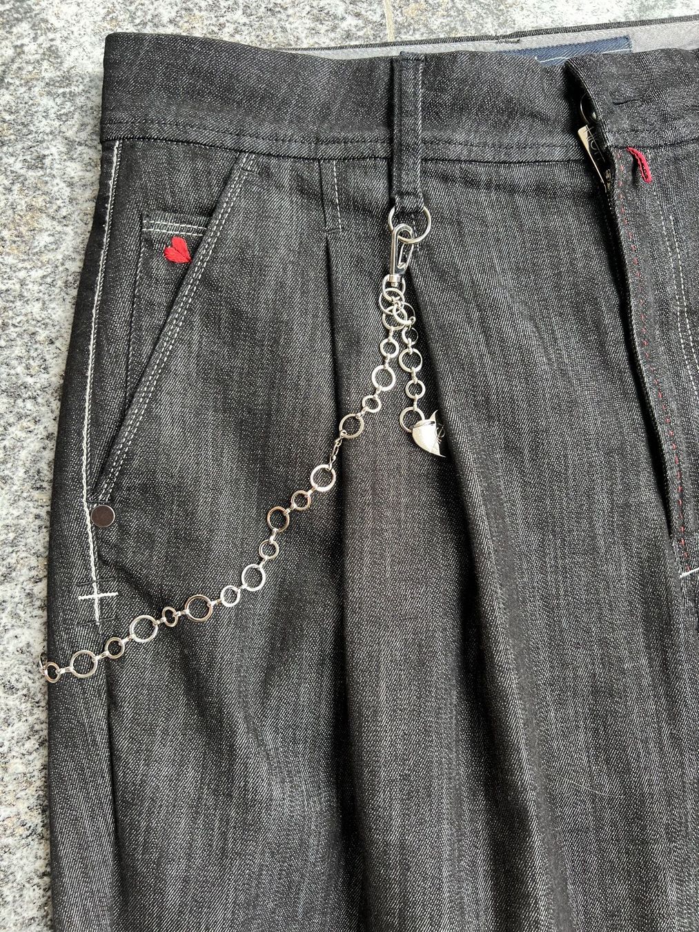 High Pantaloni: Hose von High – Usato da Remigen venduto da Orlana7 3