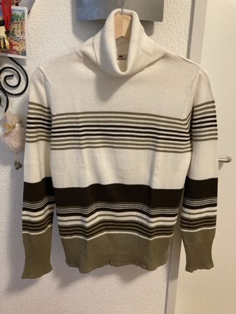 Leichtes Pulli mit Kragen
