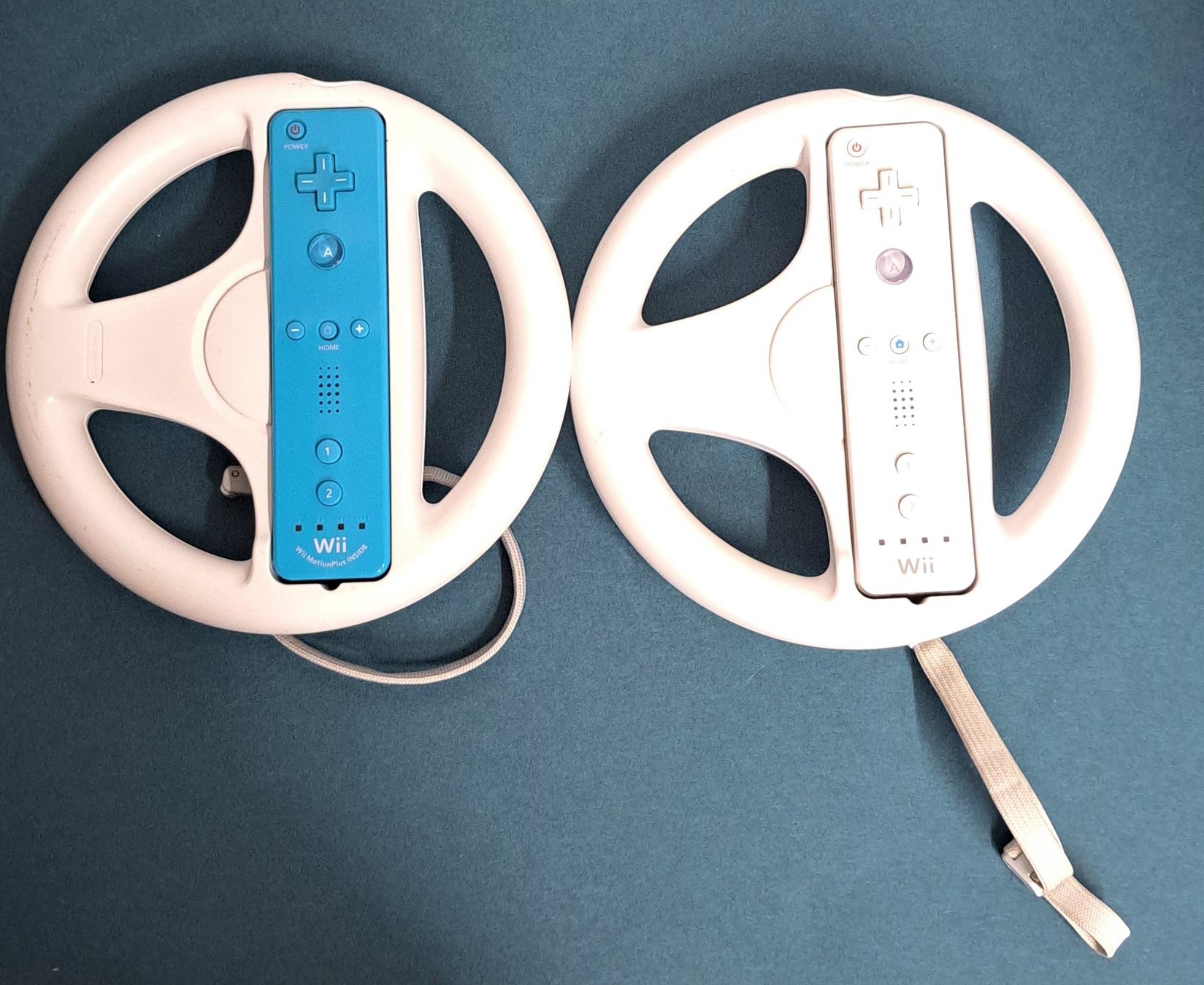 Nintendo Controller: Nintendo Wii Controller 2x Original und Lenkrad  – Gebraucht aus Biel/Bienne von Sasha4u