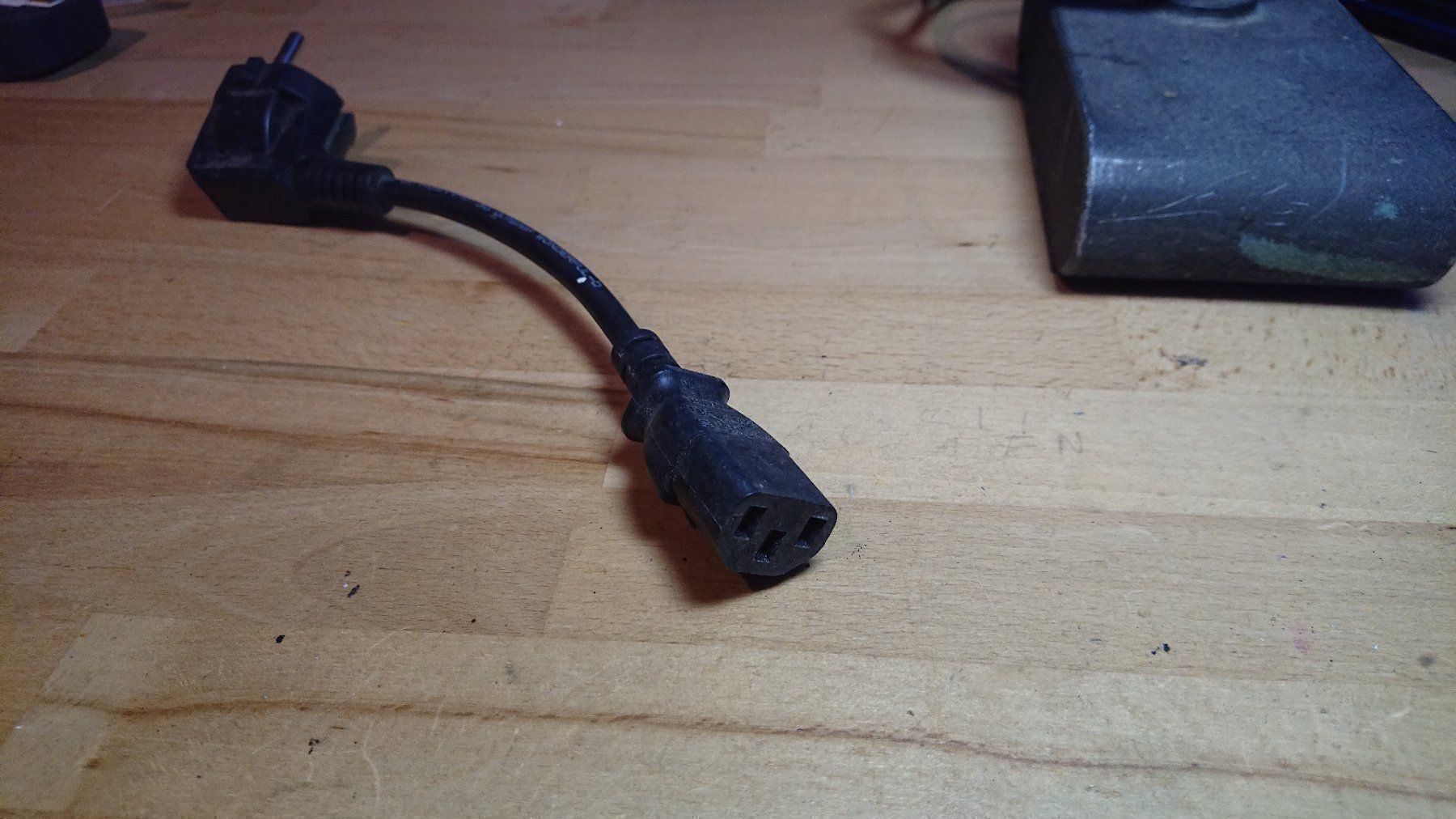 Cavi: Elektrokabel Schuko auf Apparatestecker – Usato da Gelterkinden venduto da martinom 1