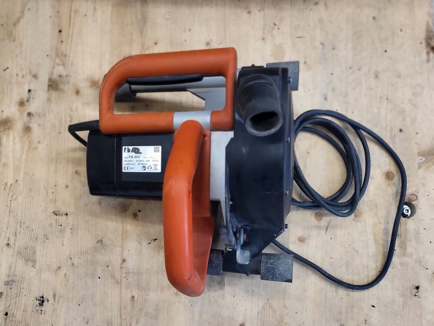 Alle Werkzeuge: Fräsmaschine Schlitz FB-50V – Gebraucht aus Laupersdorf von jonesfluck