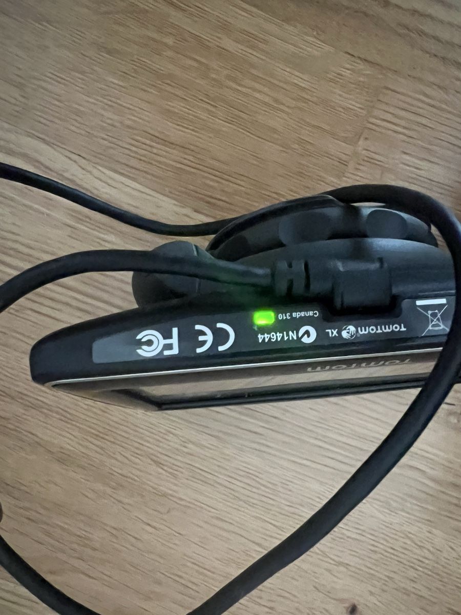Tomtom Navigationsgeräte: TomTom XL Navigationssystem mit Zubehör – Gebraucht aus Zürich von ale_ap 5