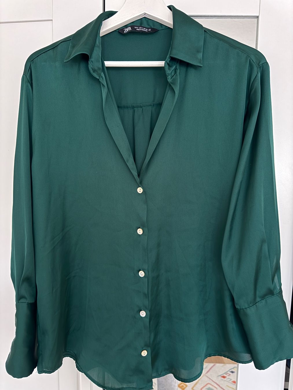 Zara Blusen: Zara Satin Bluse Gr. S – Gebraucht aus Burgdorf von ssv_9t9f