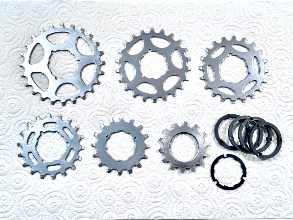 Cassette Shimano Dura Ace / 600 7 Vitesses 13-30T UniGlide - Très Bon état