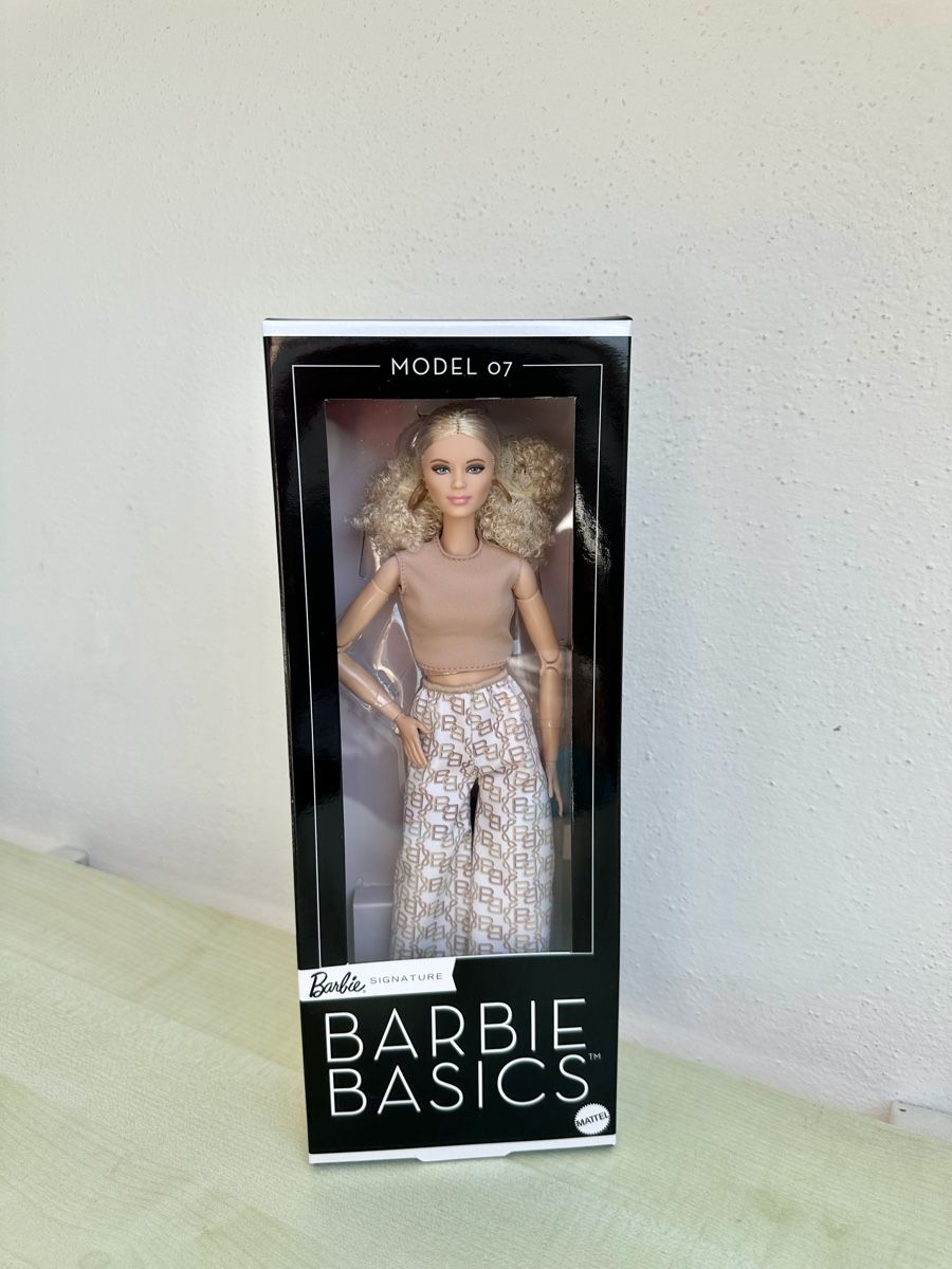 Bambole: Barbie Basics Bewegliche Puppe – Nuovo e nell'imballaggio originale da Zürich venduto da Kat_5557 1