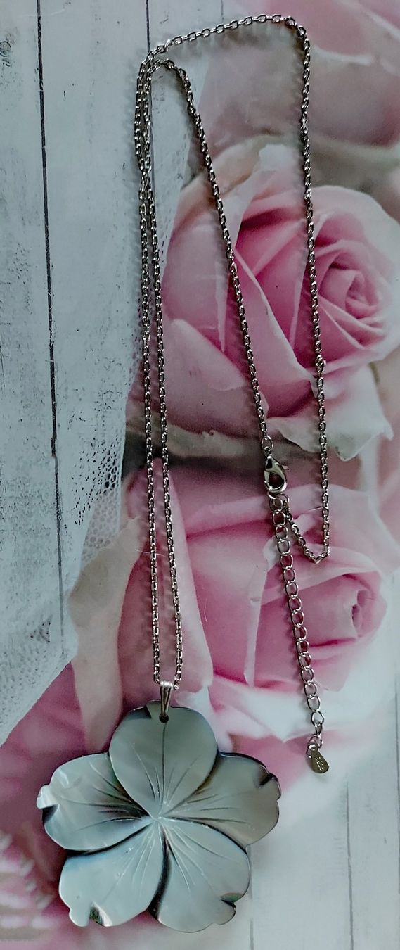 Ketten: 925 Silber Collier mit Perlmuttblume – Neu (gemäss Beschreibung) aus Ettenhausen TG von CH2300 2