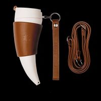 GOAT MUG braun Kunstleder vegan Trinkfl.
