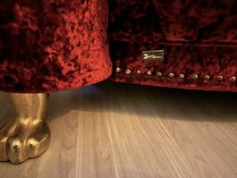 Bretz Sofa/Bett rot Samt mit goldenen Fuessen guter Zustand