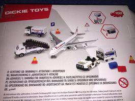 Flughafen Spielset: Flugzeug, drei Autos und Zubehör ab 3 J.