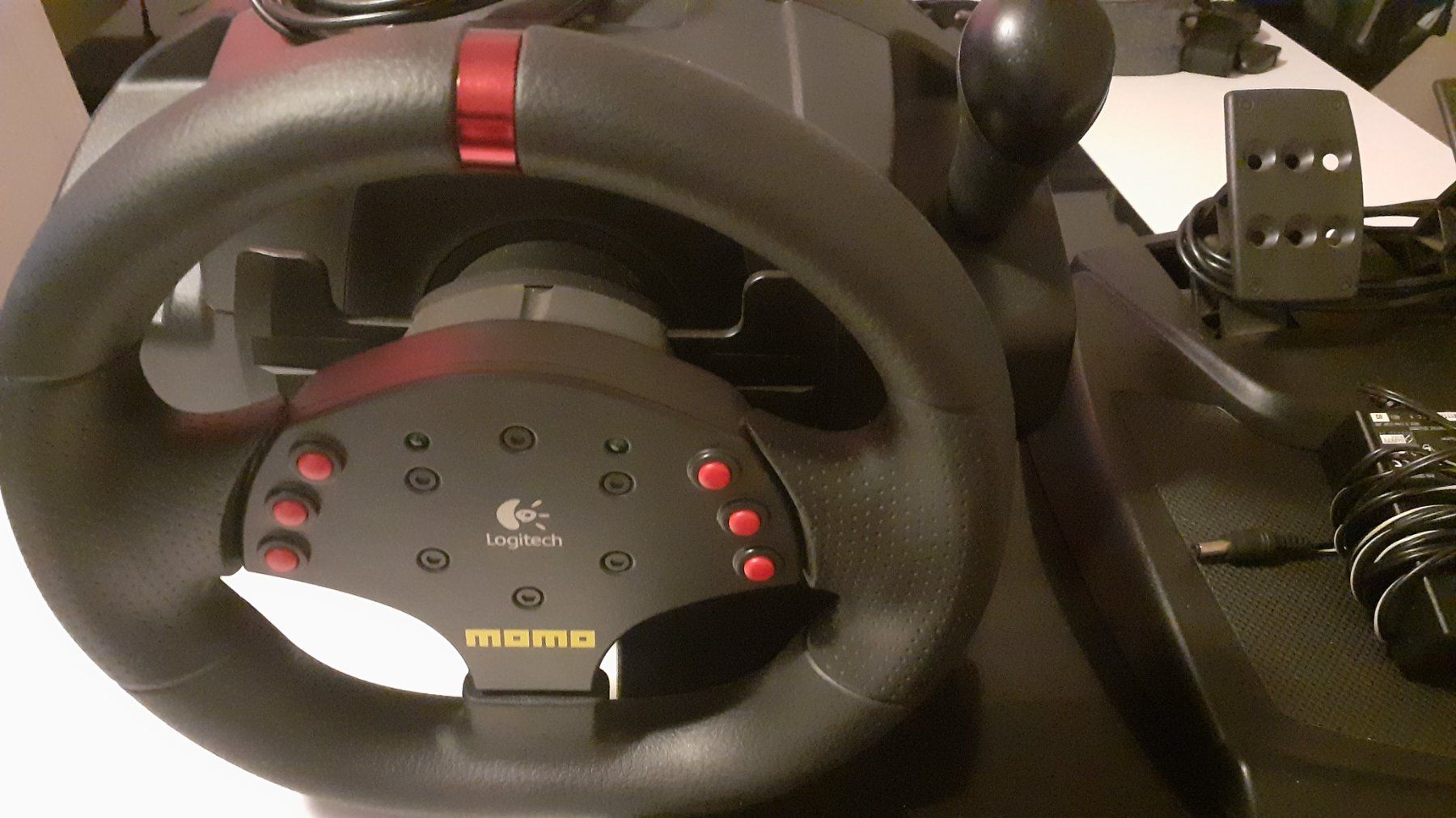 Logitech Controller: Logitech MOMO Racing Force Feedback Wheel – Neu (gemäss Beschreibung) aus Möhlin von Marderli 1