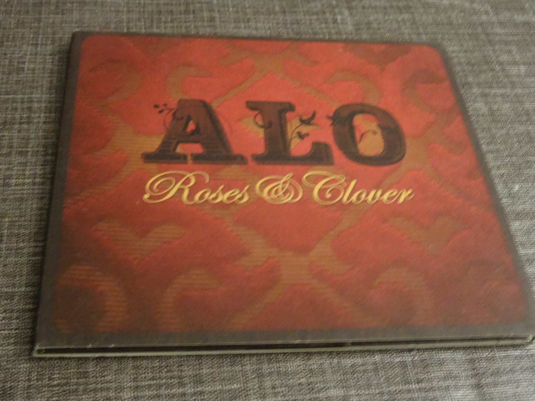 CD: ALO - Roses & Clover CD – Usato da Olten venduto da Disc-Ausverkauf