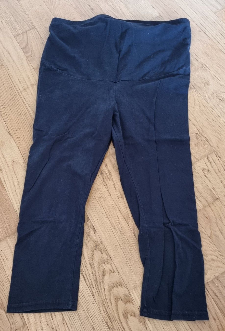H&M Leggings: Schwangerschafts Leggins Gr.L – Gebraucht aus Luzern von Luzern_Energy