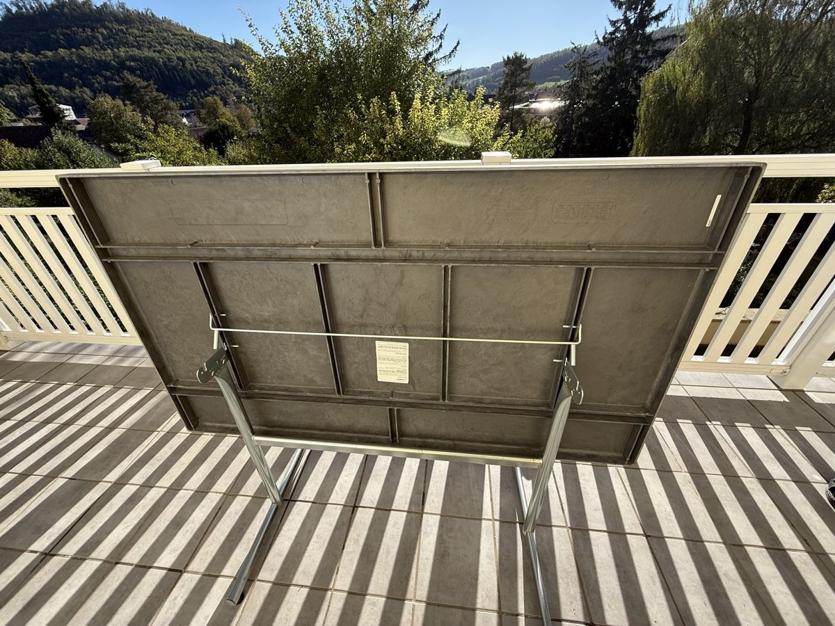Set di tavolo e panche: Gartentisch mit Stühlen – Usato da Sissach venduto da Ikisha 2