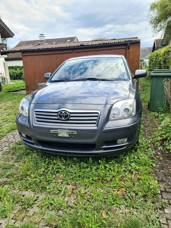 Toyota Aversis 2.0 mit 159'000 km, grau met., frisch ab MFK