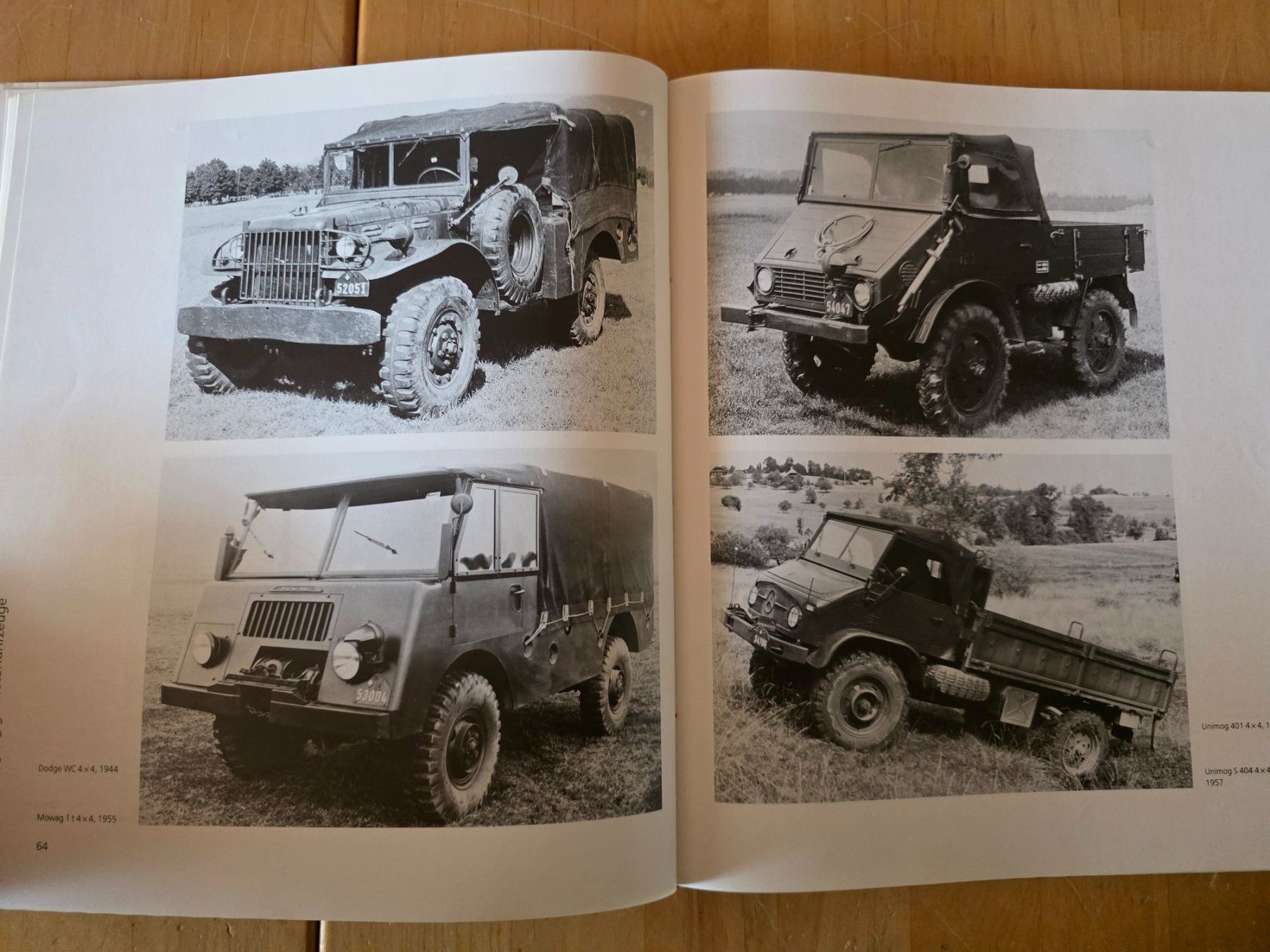 Libri: Buch : Motorisierung der Schweizer Armee    /   147 Seiten – Usato da Obermumpf venduto da oiskypoisky 3