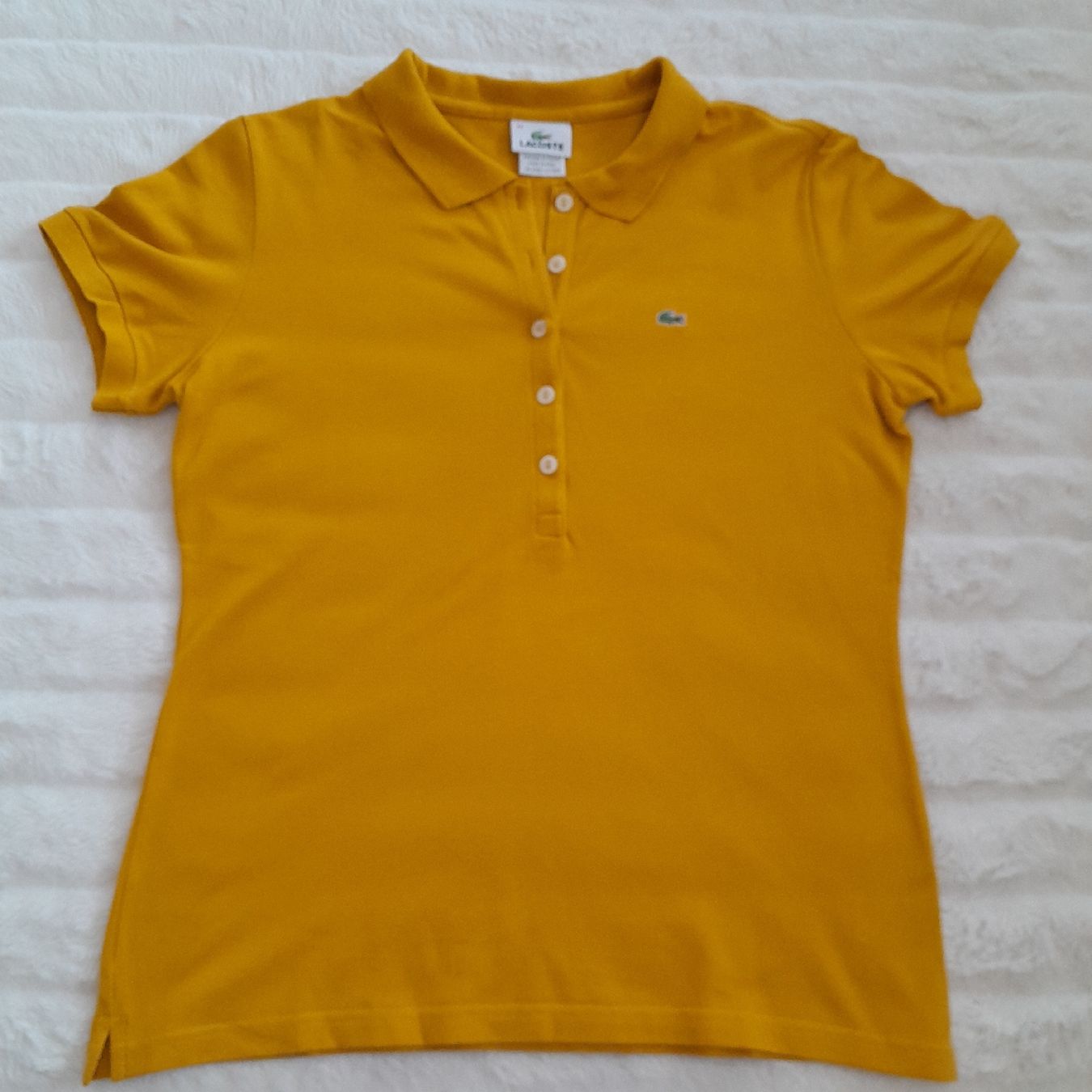 Lacoste Magliette Polo: Polo Lacoste jaune moutarde, taille 44, – Usato da Renens VD venduto da ser_j2fn 4