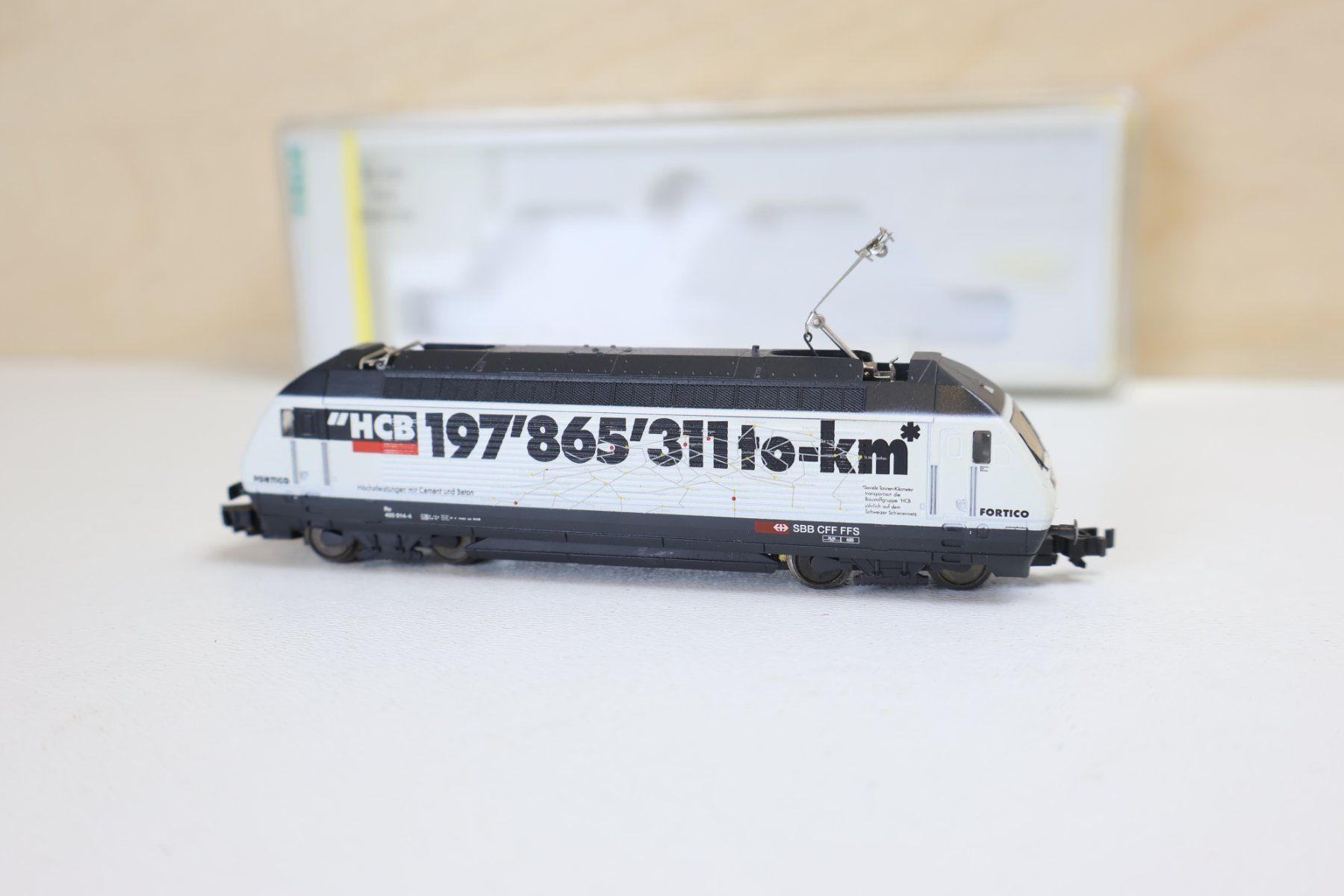Trix Modelleisenbahnen: Minitrix SBB HCB Re 460 E-Lok Digital 12674 – Gebraucht aus Winterthur von Monstera 3