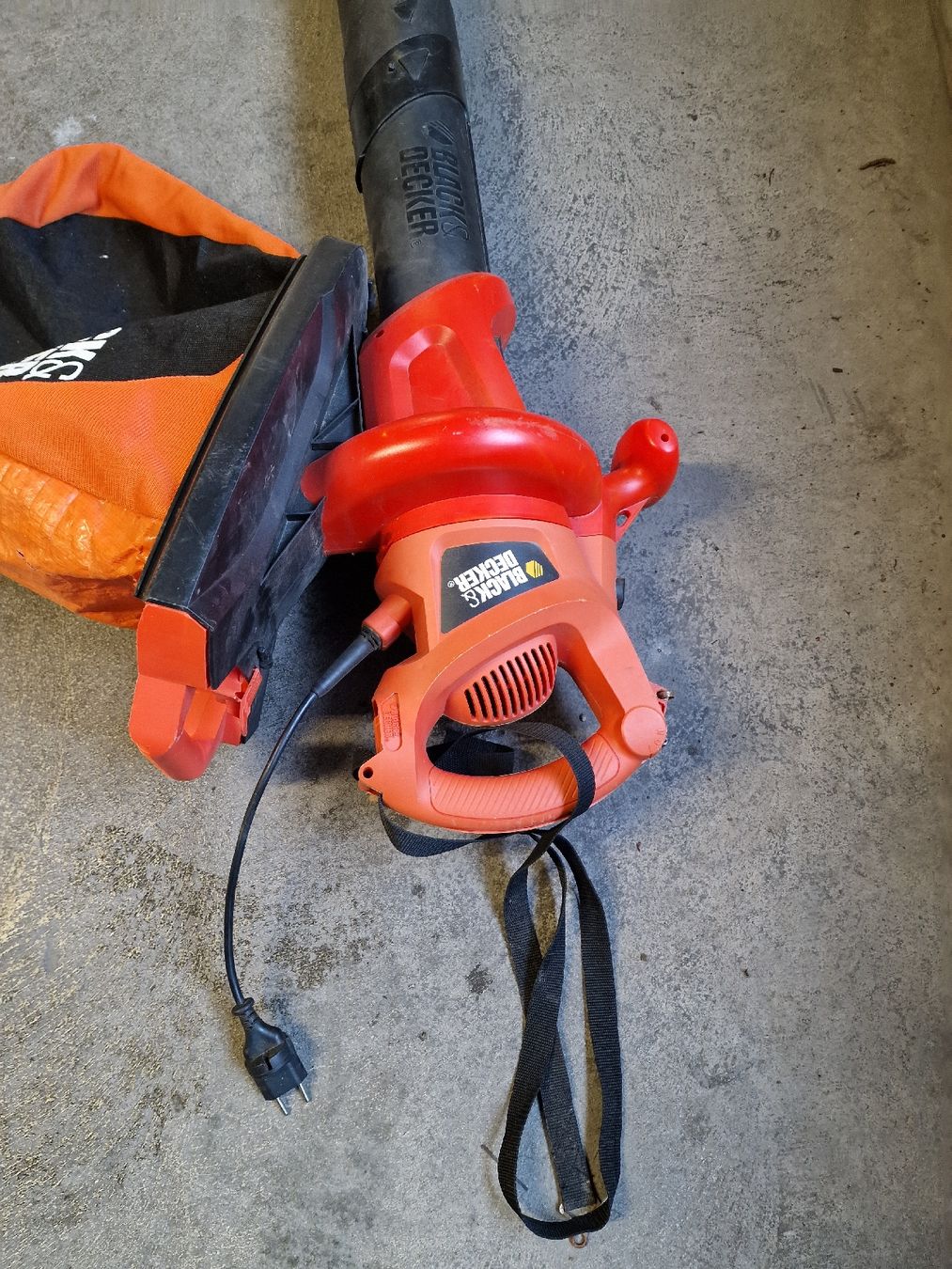Soffiatori & Aspiratori per foglie: Elektro Laubsauger / Laubbläser – Usato da Wil SG venduto da aerofire 1