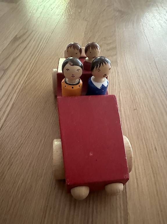 Jouets: Weizenkorn Holzauto – D'occasion à Luzern par kaktus017