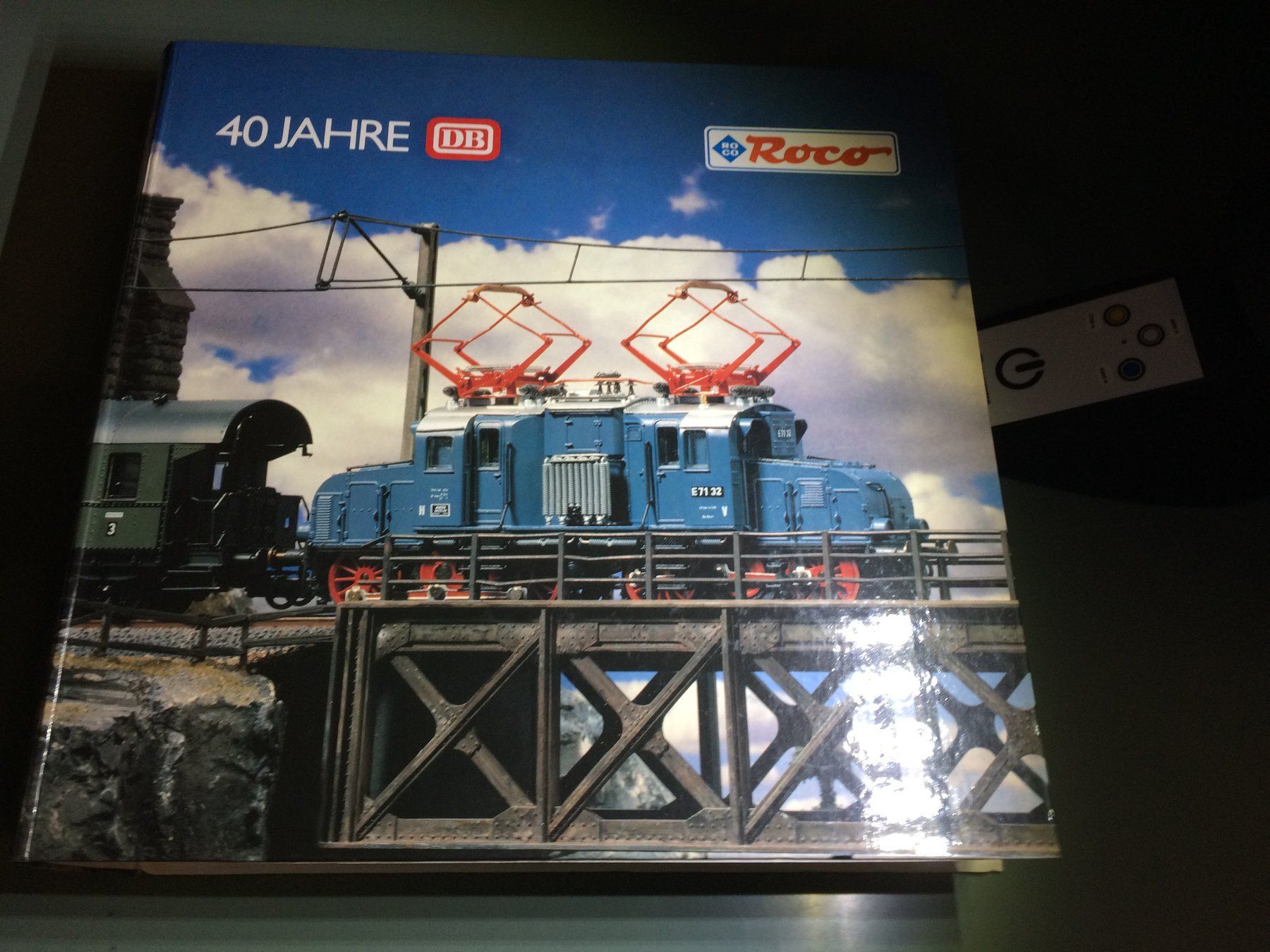 Roco Modellini di ferrovie: ROCO HO Coffret train "40 Jahre DB" - Edition Limitée! – Nuovo (secondo la descrizione) da Vevey venduto da rog_9vvj 3