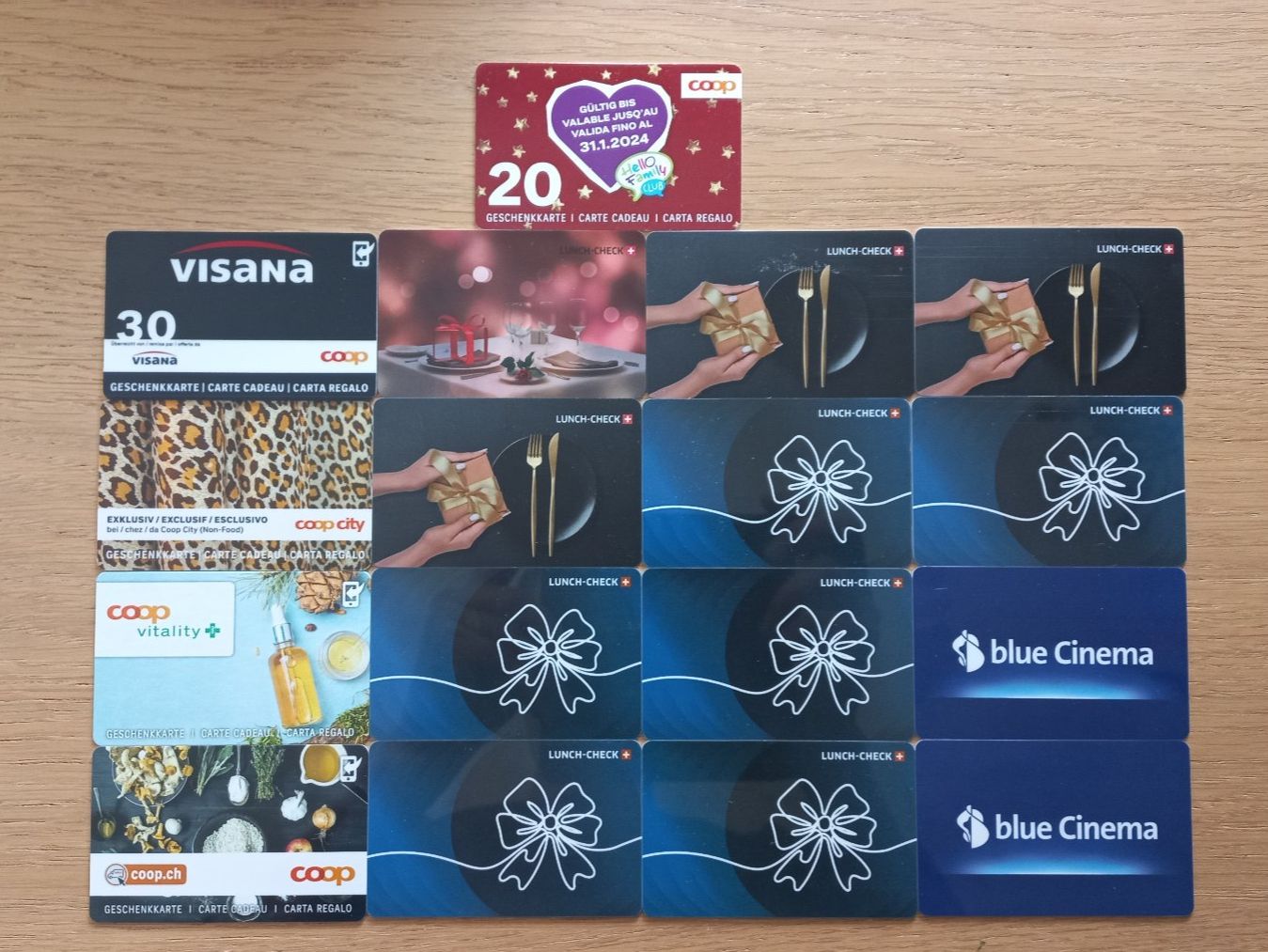 Gutscheine: 17 Geschenkkarten leer zum Sammeln – Gebraucht aus Schliern b. Köniz von joni20