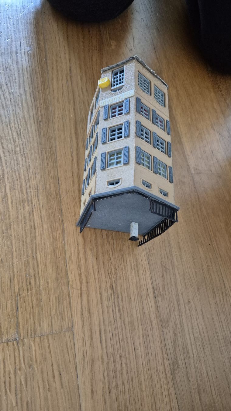 Modellini di ferrovie: Modelleisenbahn "Eckhaus" – Usato da Benglen venduto da Janine_25 2