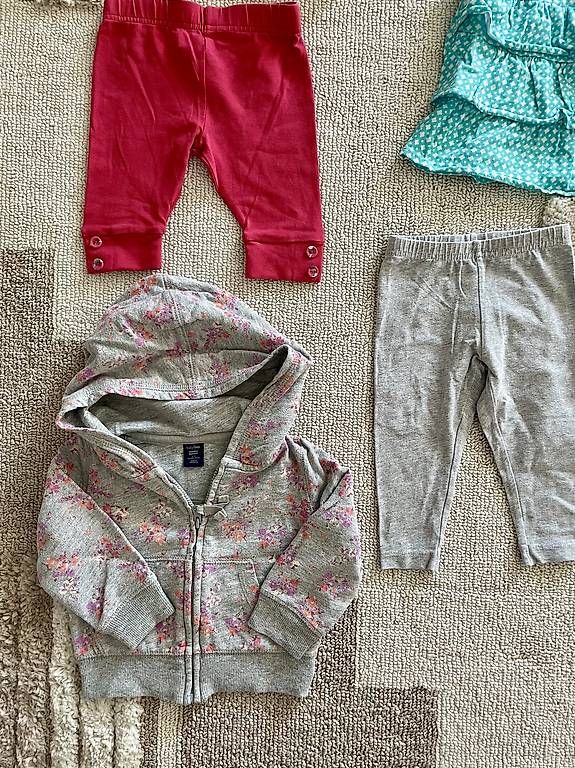 Lotti & Set di vestiti: Set Carters / NEXT / Baby GAP Grösse 6-12 Mth – Usato da Dörflingen venduto da Kendraa 3