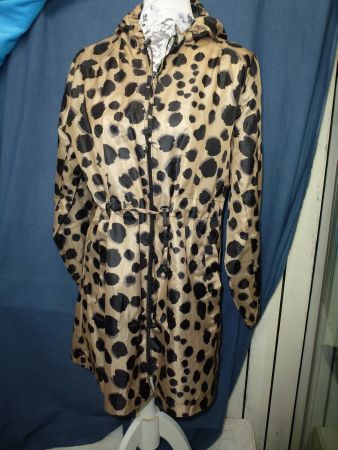 LEO REGENMANTEL KAPUZE GR S RV TAILLIERT ZIPPER WIE NEU