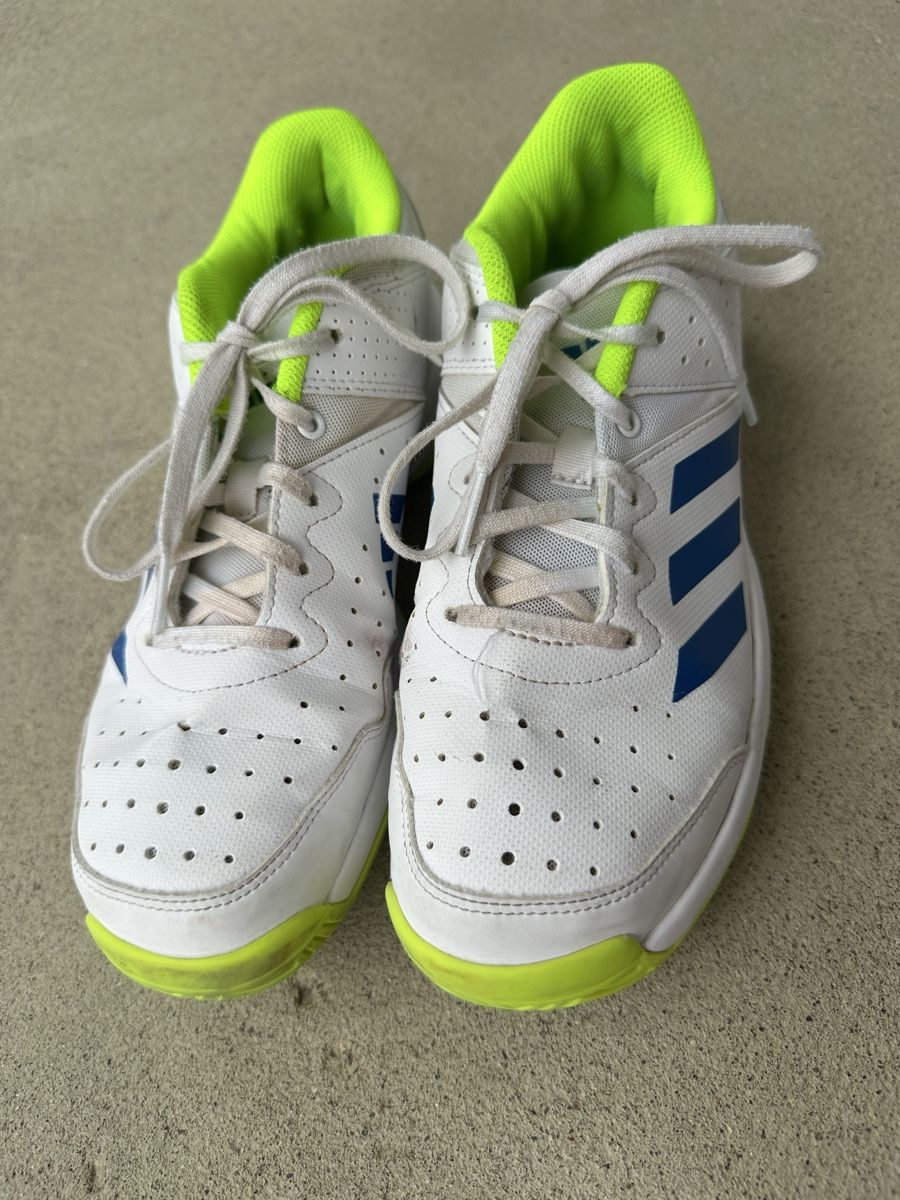 Adidas Scarpe per ragazzi: Hallenschuhe Grösse 38 2/3 – Usato da Winterthur venduto da melanie28 1